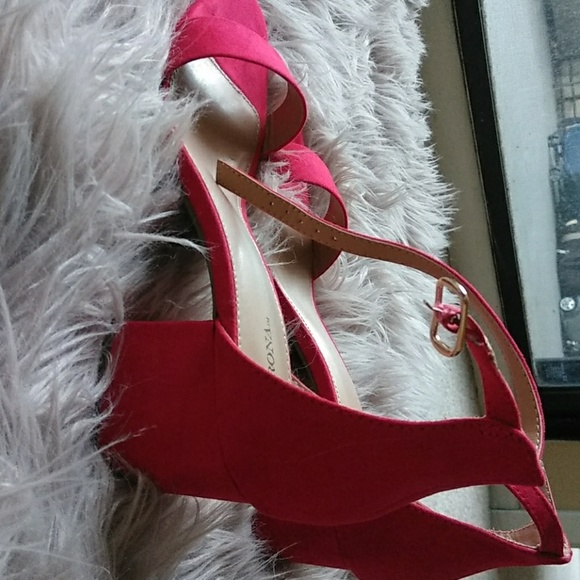 BOTH are $25:Red & black ankle strap open toe - Picture 4 of 6